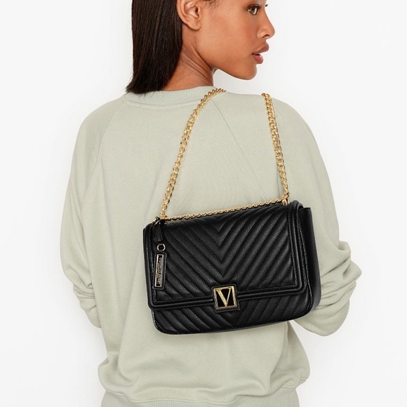 Black quilted VS purse - Picture 4 of 5